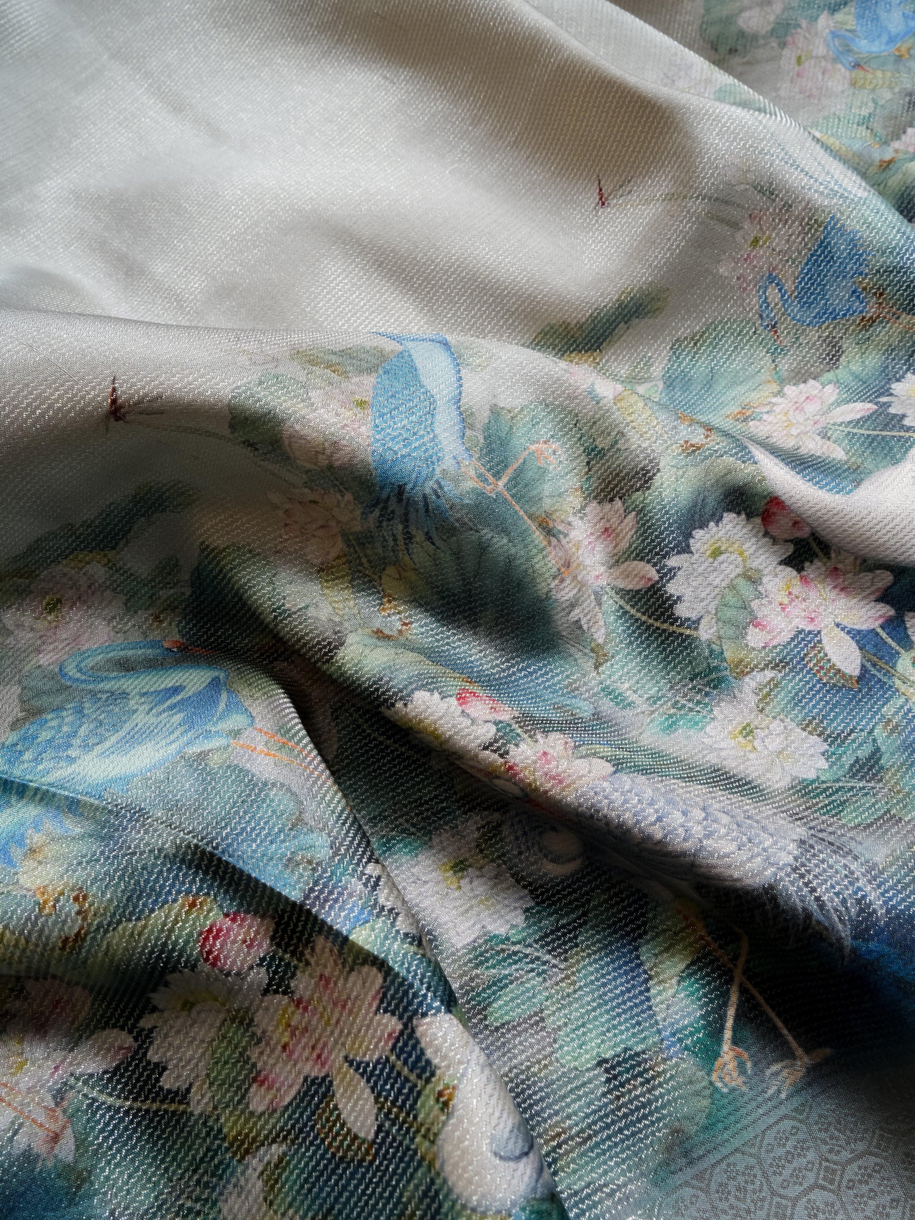 Handwoven Grey Banarasi Mashru Silk Saree - Sumangal Ekam