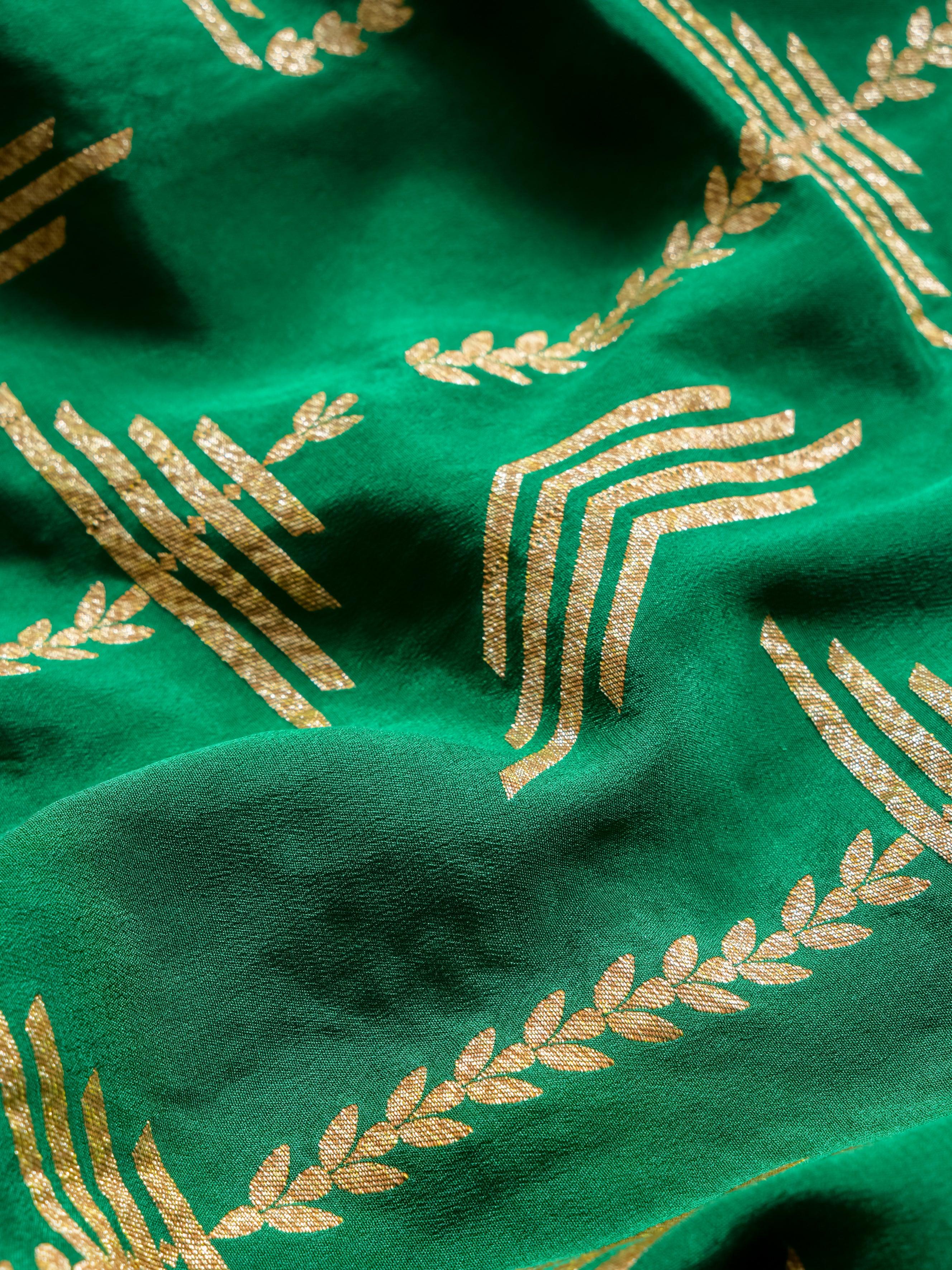 Handwoven Green Banarasi Crepe Georgette Saree - Sumangal Ekam